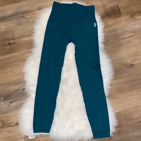 NWOT Free People Movement Good Karma Leggings Medium Large Spruced Up Green - Picture 7 of 9